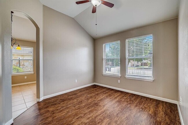 Building Photo - 204 Kerley Dr