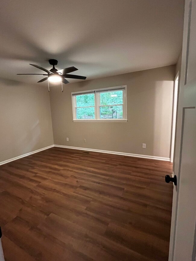 Foto del edificio - 5620 Blue Spruce Dr