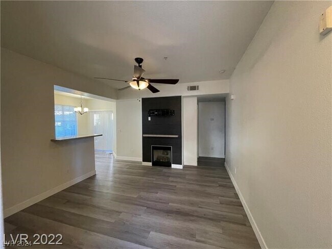 Building Photo - 9050 W Warm Springs Rd