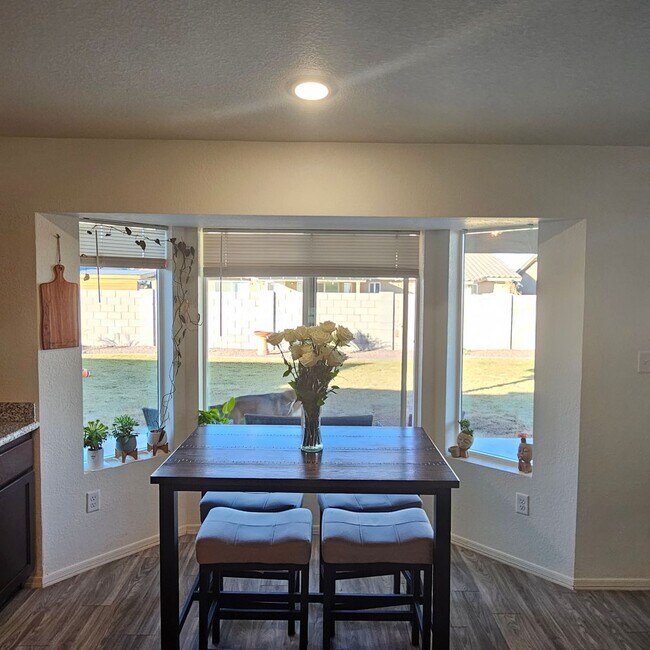 Foto del edificio - Solar home for Rent!