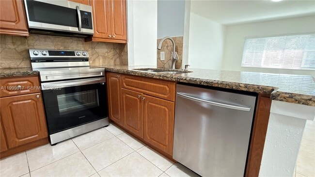 Foto del edificio - 403 SW 148th Ave