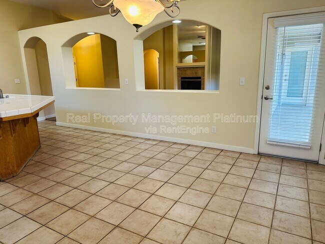 Foto del edificio - 2012 Riverview Dr