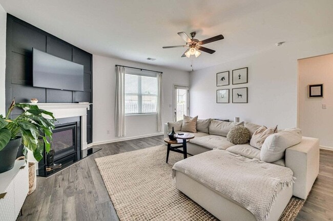 Building Photo - 262 Tahoe Drive