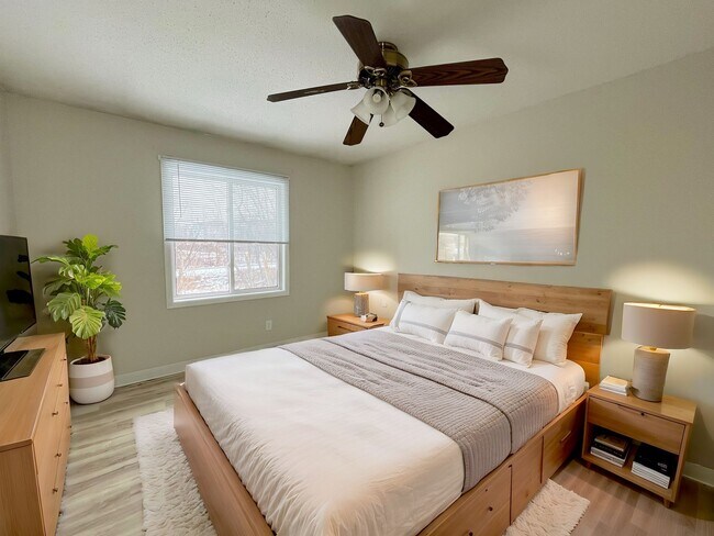 Foto del edificio - 1602-1810 NW Pine Rd