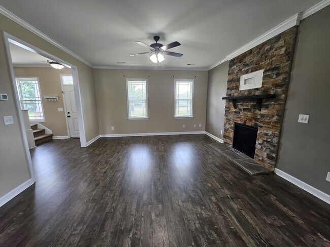 Foto del edificio - 303 Weeping Willow Dr