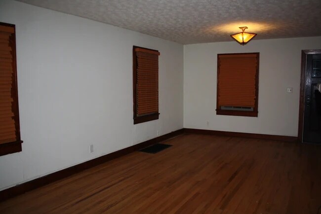 Foto del edificio - 708 N Washington St