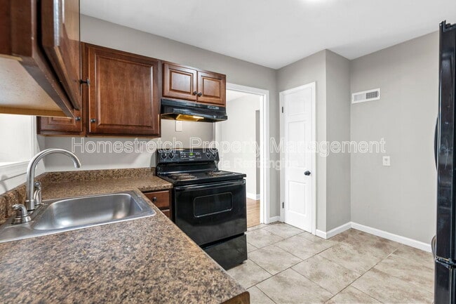 Building Photo - 2633 Avie Dr
