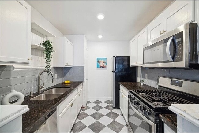 Foto del edificio - 3734 Varla Ln