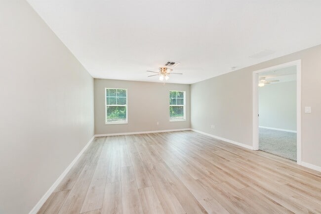 Foto del edificio - 255 Taylor Ln