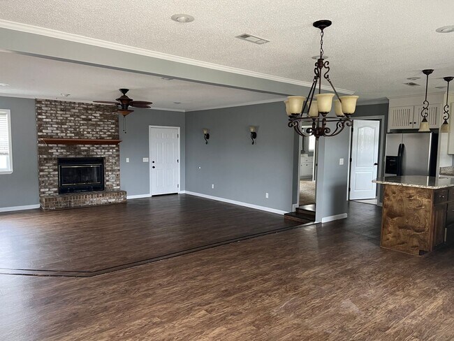 Building Photo - 103 Courtland Dr