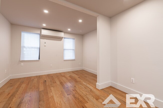 Building Photo - 593 Marcy Ave