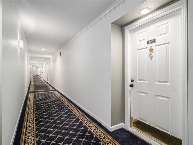 Building Photo - 3307 Pine Heights Dr NE