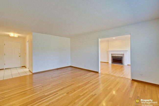 Building Photo - 5097 Forest Glen Dr