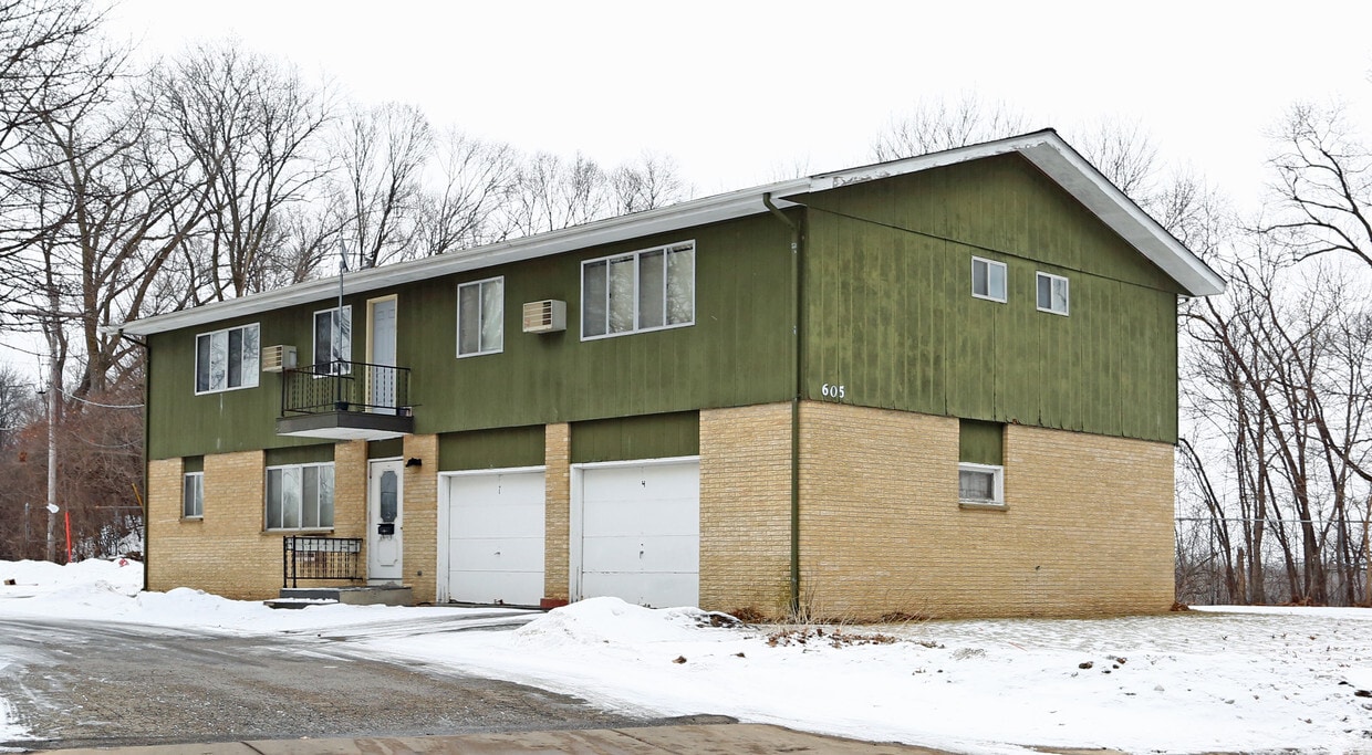 601605 S Randall Ave, Janesville, WI 53545 Apartments in Janesville