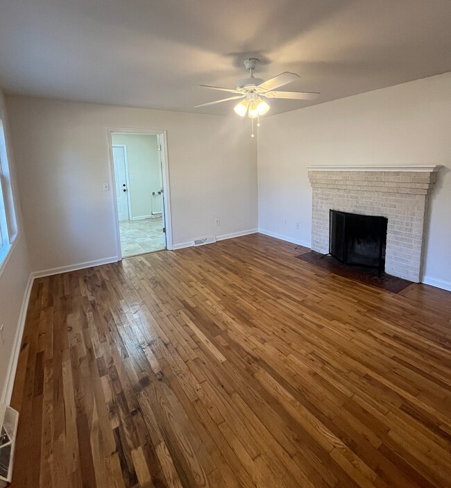 Foto del edificio - 551 Fountain Inn Rd