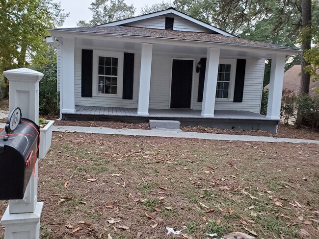 Foto del edificio - 1057 Longview Drive