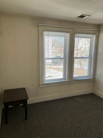 Building Photo - 58 Sladen St