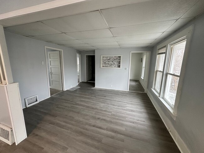 Building Photo - 1135 W Elliot