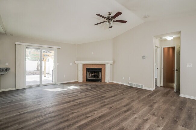 Foto del edificio - 14122 Rosaleen Ln