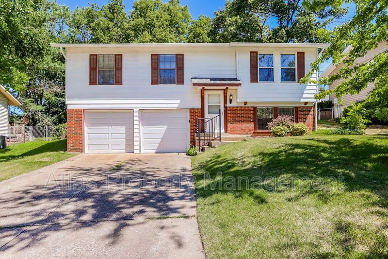 18 River Bluff Dr, St. Peters, MO 63376 House Rental in St. Peters