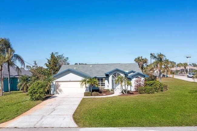 Building Photo - 527 Rotonda Cir