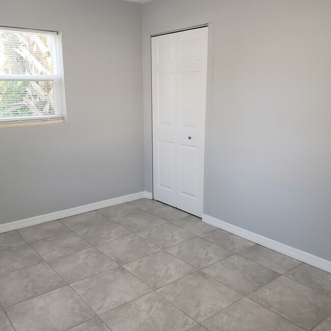 Foto del edificio - 7303 Roberts Rd