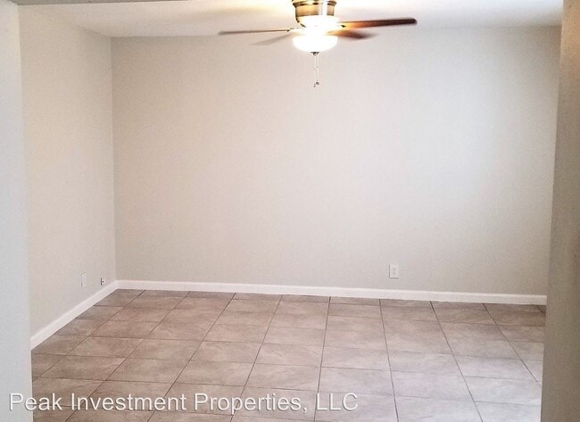 Building Photo - 3205 E Earll Dr