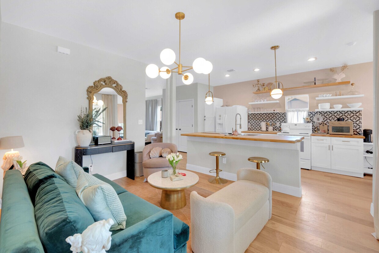 Foto principal - 902 Bailey Ave