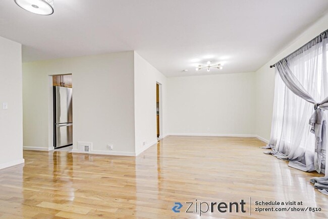 Foto del edificio - 712 Higate Dr