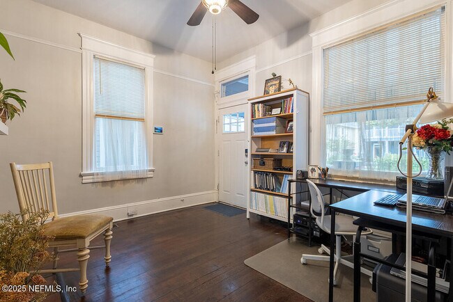Foto del edificio - 1627 N Laura St