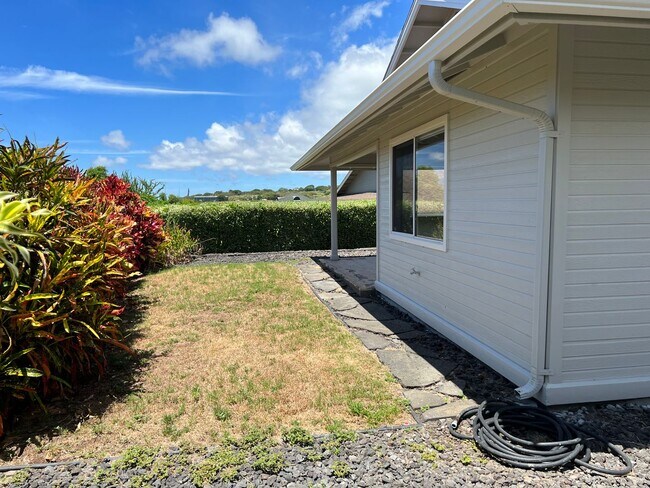 Foto del edificio - For Rent|  Two Bedroom / Two Bath Pualani Estates House