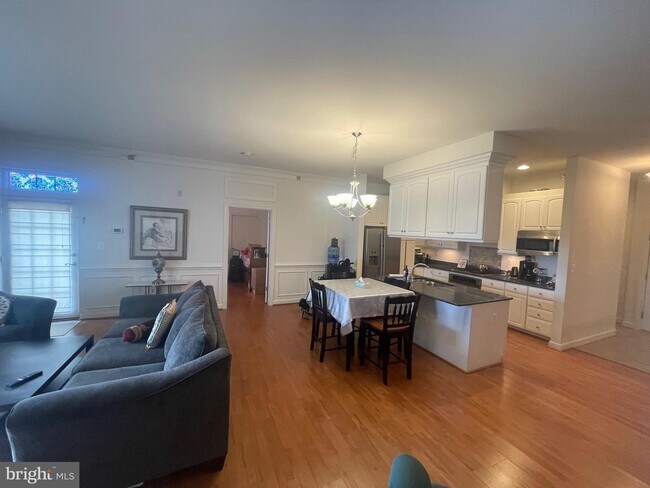 Foto del edificio - 830 Belmont Bay Dr