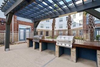 Interior Photo - River House Apartments