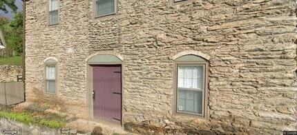 Building Photo - 708 N Main St