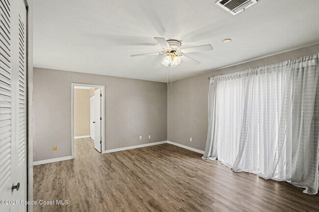 Building Photo - 1021 Abada Ct NE