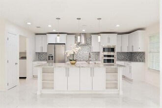 Building Photo - 215 Countryside Dr