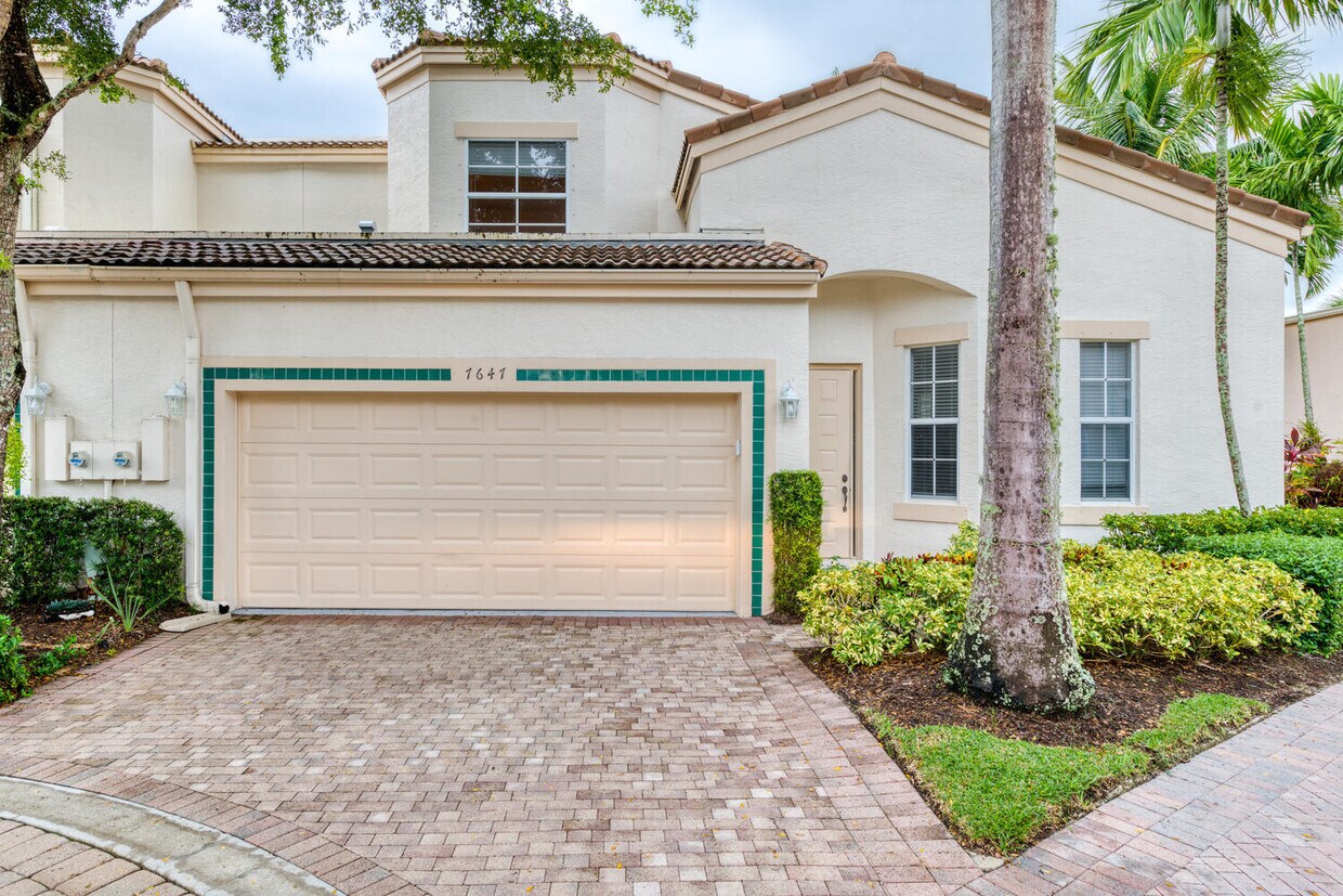 Primary Photo - 7647 Gumbo Limbo Ct