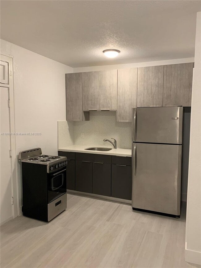 Foto del edificio - 712 SW 56th Ave