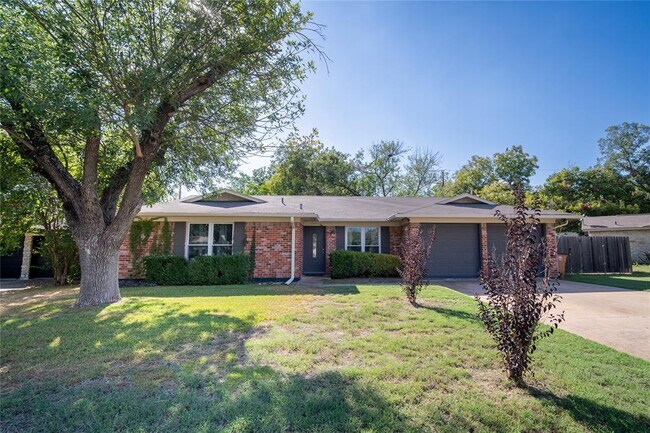 Foto del edificio - 7402 Bucknell Dr