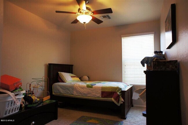 Foto del edificio - 16842 S 23rd St