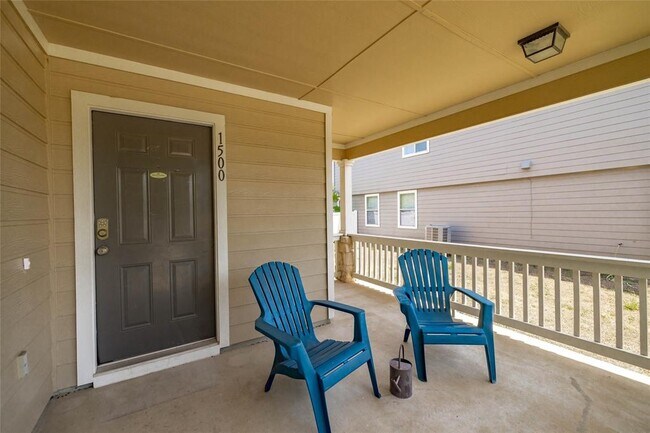 Building Photo - 1500 Big Bend Dr