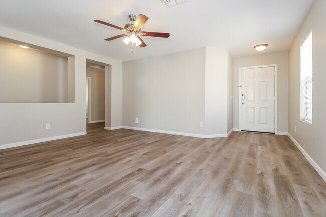 Foto del edificio - 11846 W Scotts Dr