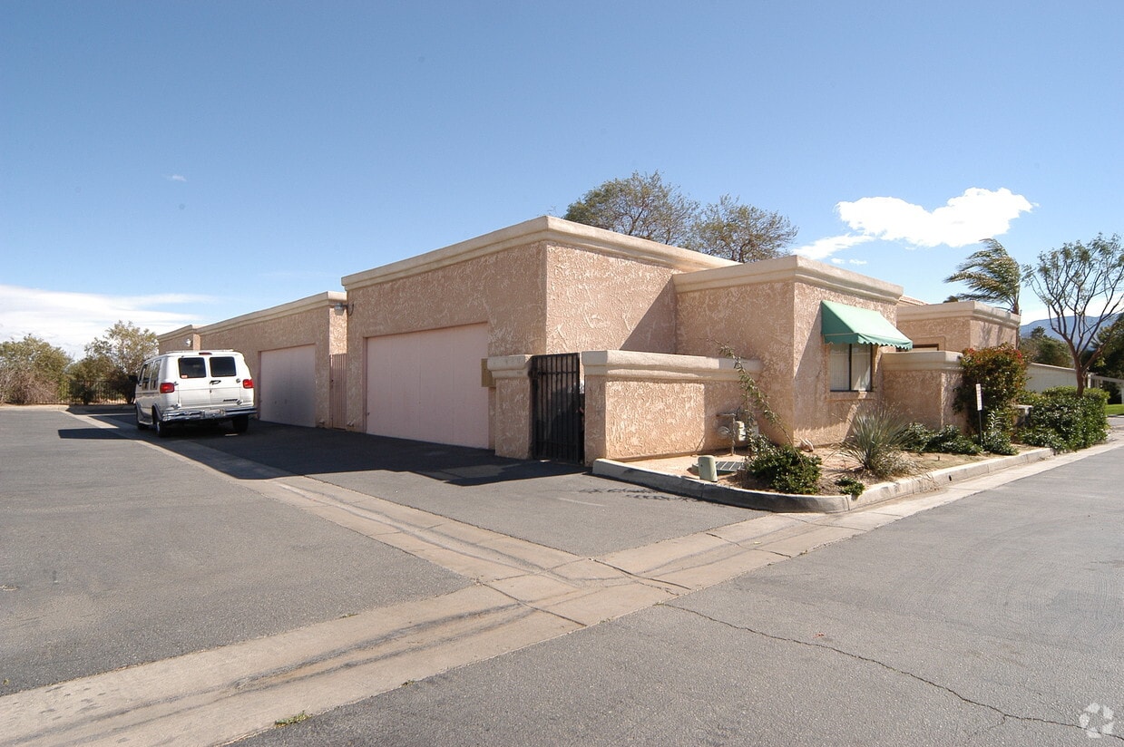 Building Photo - 74-350 Magnesia Falls Dr