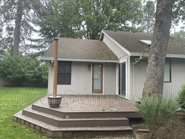 Foto del edificio - 14745 SW Surrey Ct