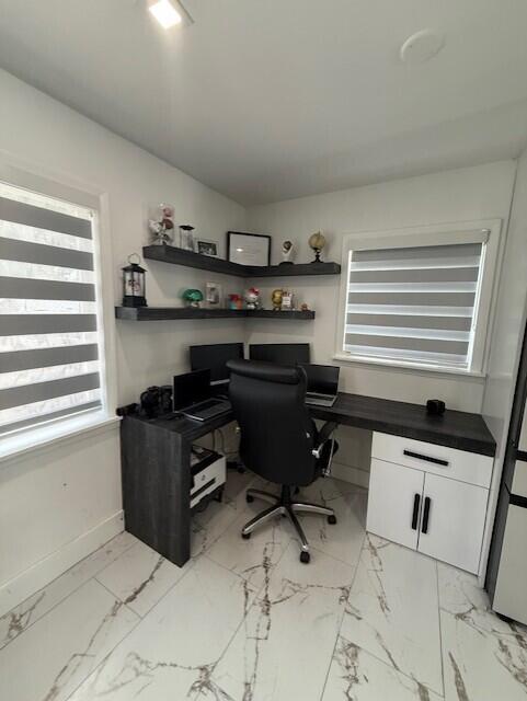 Foto del edificio - 4907 N Palm Way
