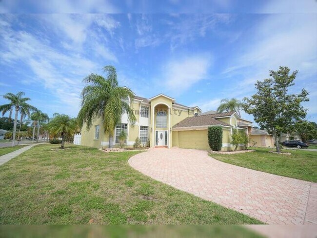 Building Photo - 5-Bedroom 3-bath Pool House in Tampa