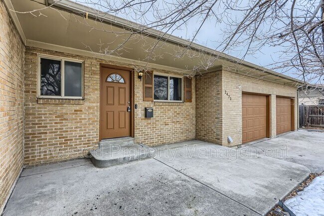 Photo - 2471 S Ivanhoe Pl House