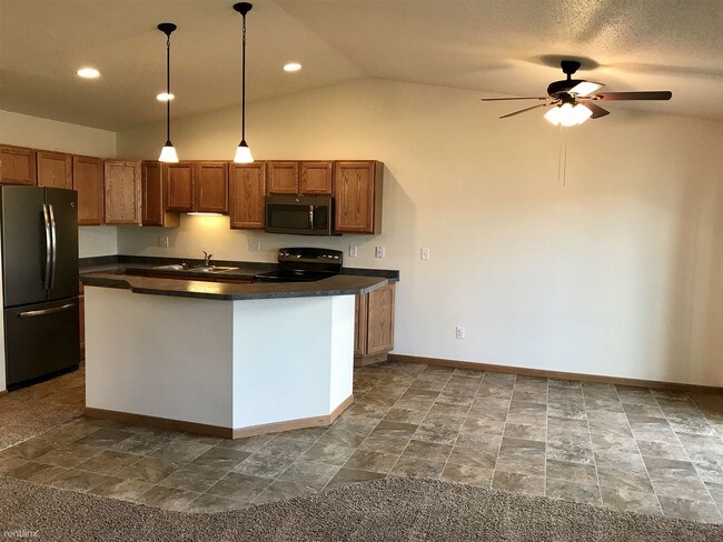 Building Photo - 3 br, 2 bath Townhome - 2503 7th Ct W