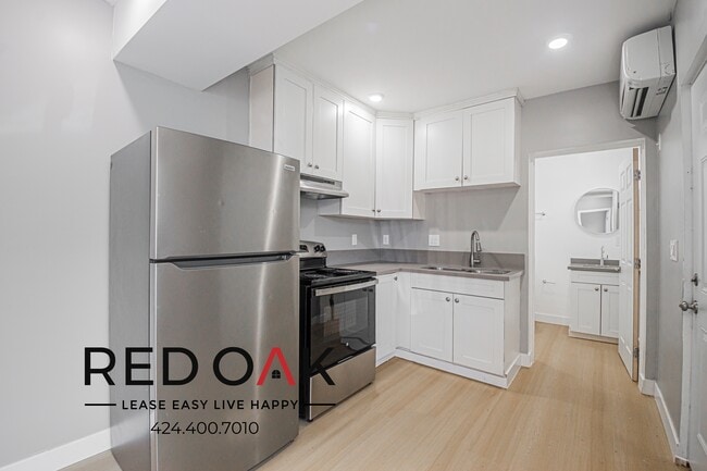 Building Photo - 340 W 87th St