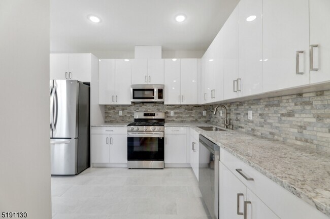 Building Photo - 401 Franklin St